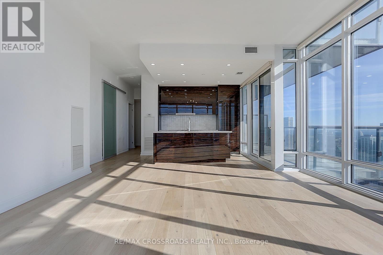 4310 - 488 University Avenue, Toronto, ON - Outdoor With Exterior