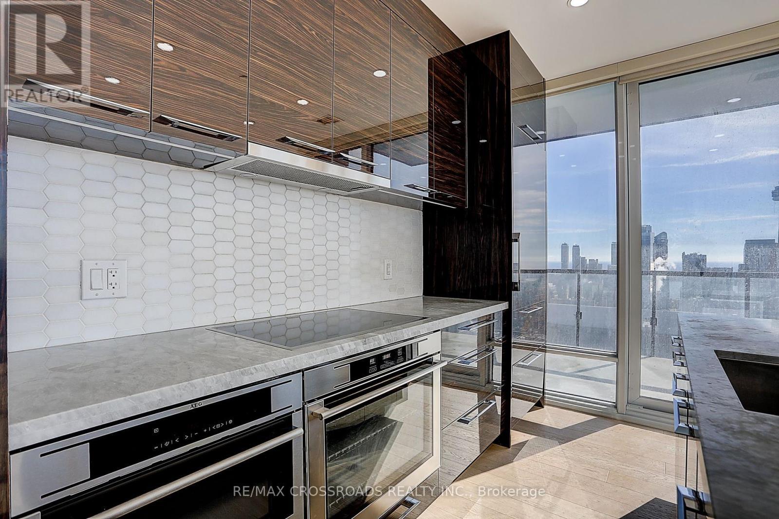 4310 - 488 University Avenue, Toronto, ON - Indoor Photo Showing Kitchen