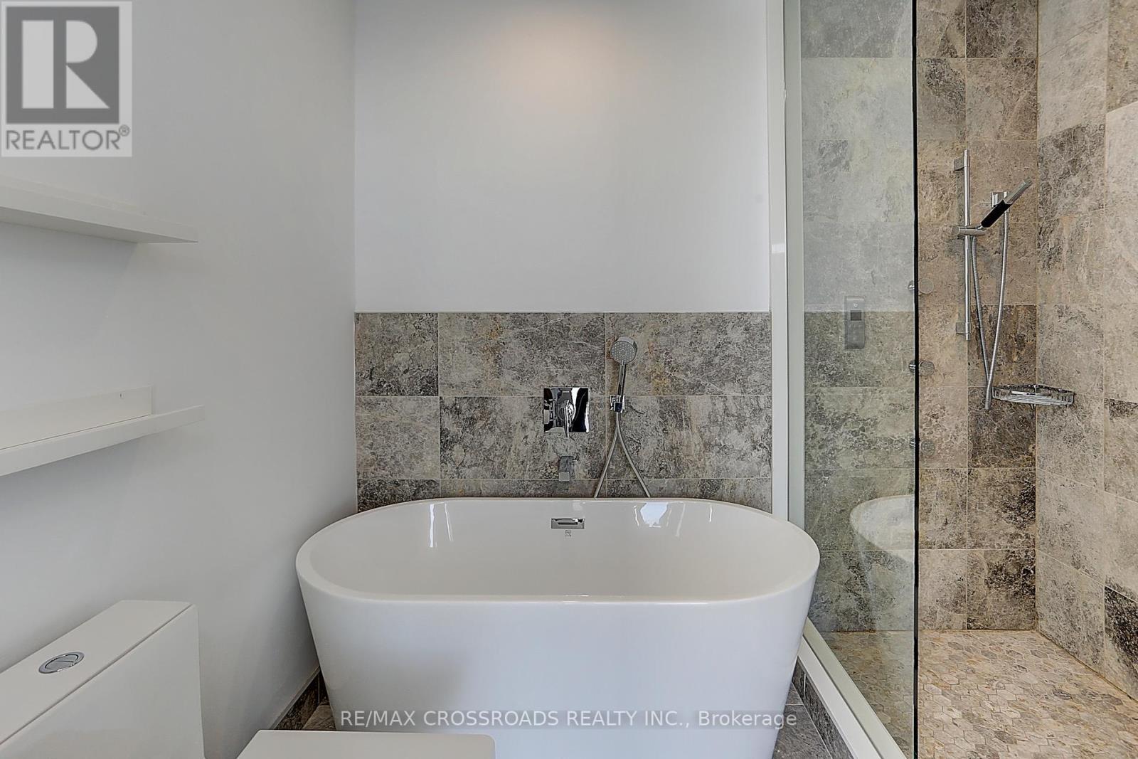 4310 - 488 University Avenue, Toronto, ON - Indoor Photo Showing Bathroom