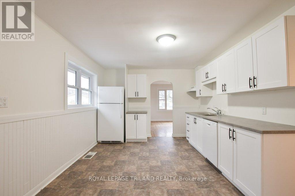 32 Linden Street, Aylmer, ON - Indoor Photo Showing Kitchen