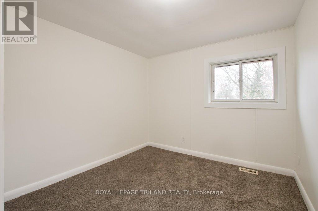 32 Linden Street, Aylmer, ON - Indoor Photo Showing Other Room
