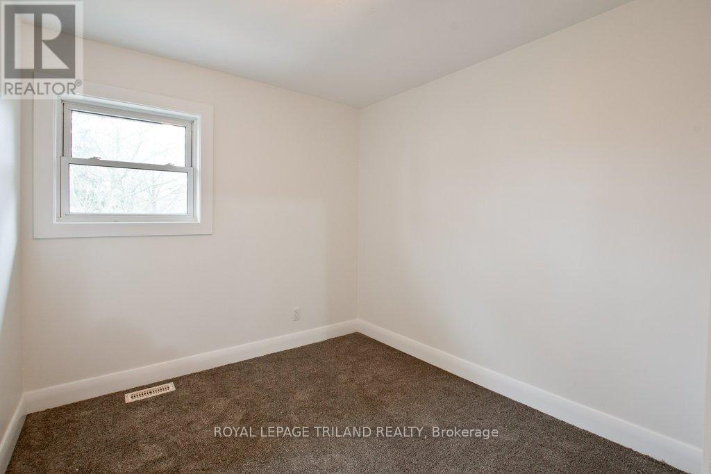 32 Linden Street, Aylmer, ON - Indoor Photo Showing Other Room