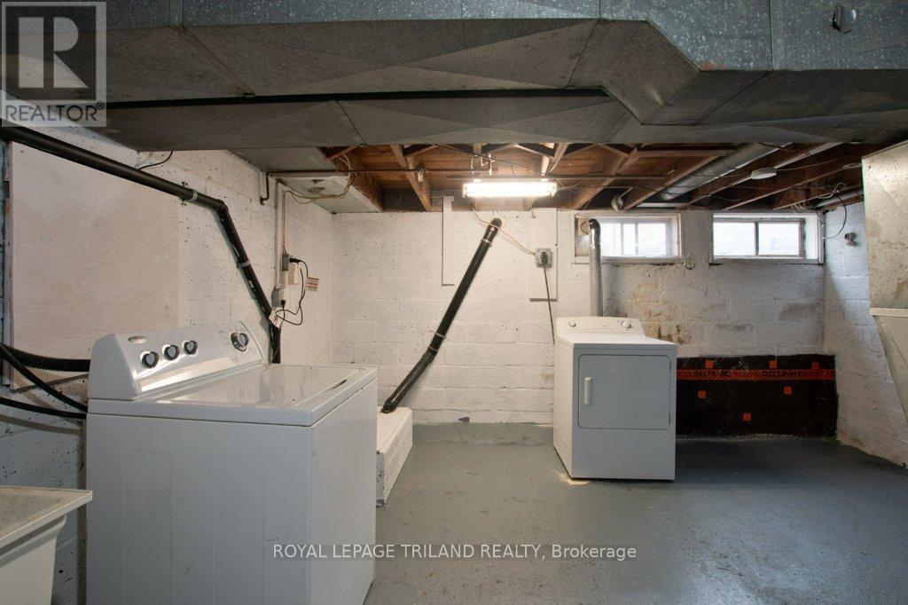 32 Linden Street, Aylmer, ON - Indoor Photo Showing Laundry Room