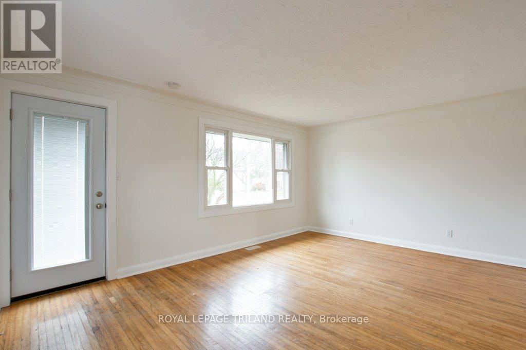 32 Linden Street, Aylmer, ON - Indoor Photo Showing Other Room