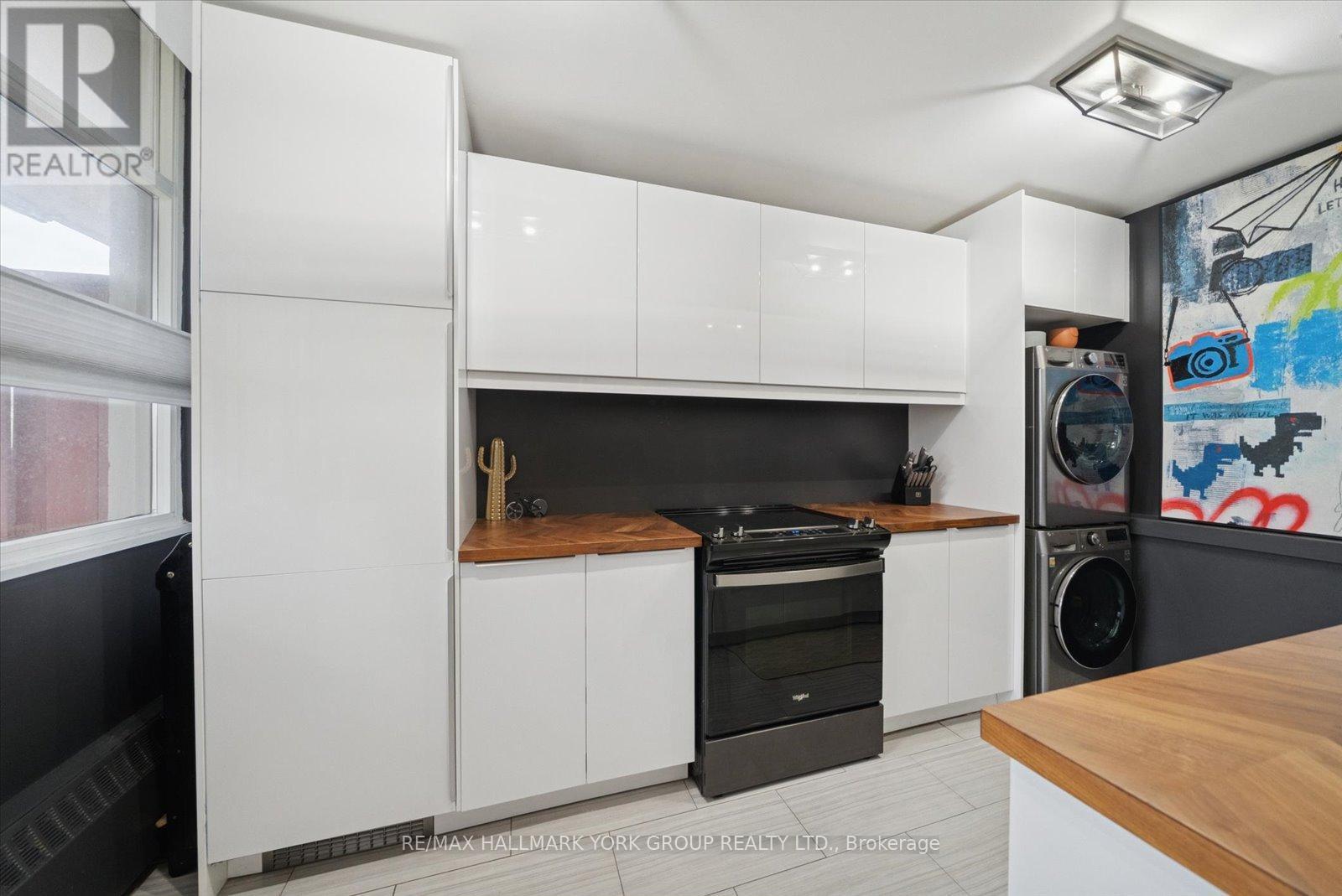 103 - 715 Don Mills Road, Toronto, ON - Indoor Photo Showing Laundry Room