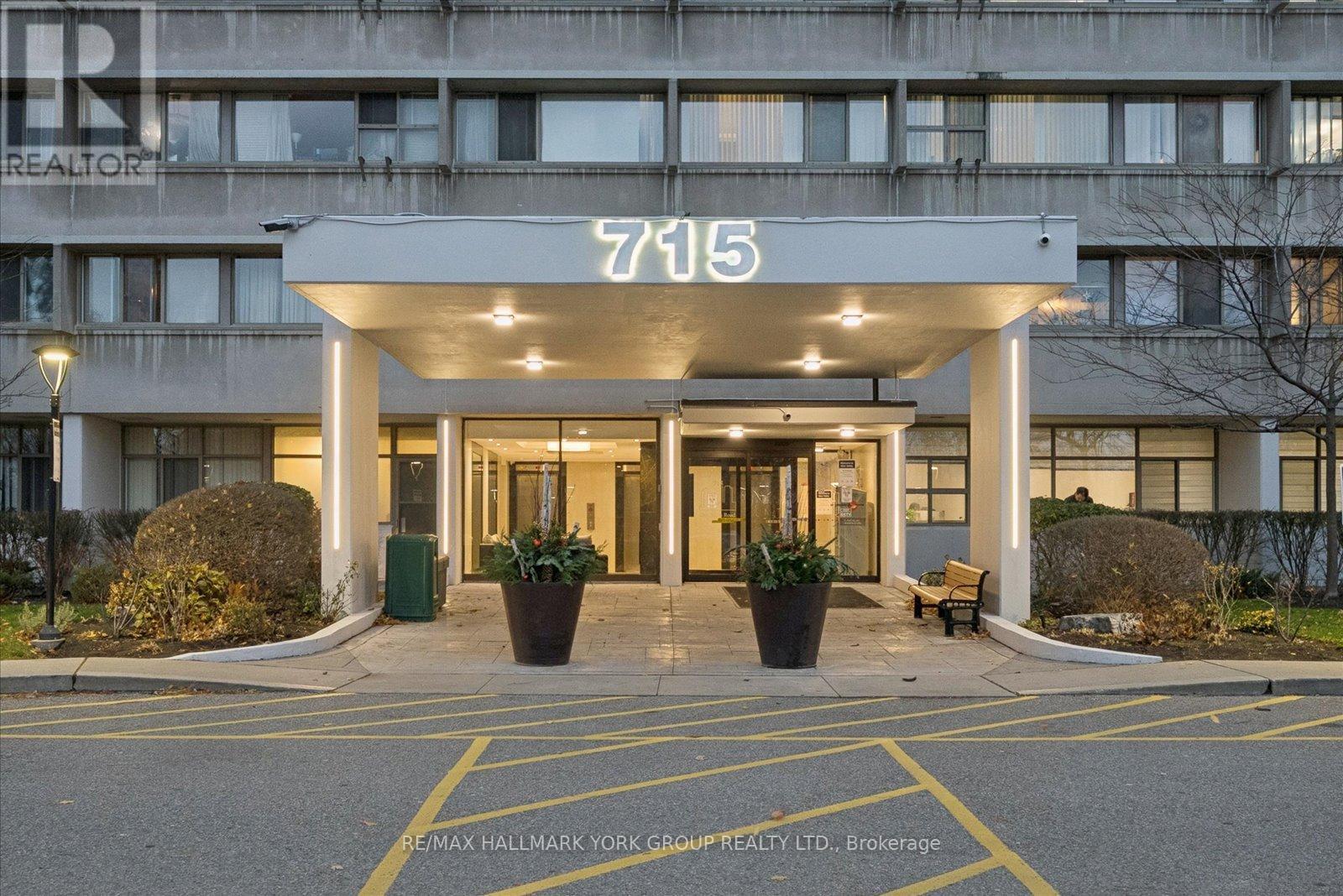 103 - 715 Don Mills Road, Toronto, ON - Outdoor