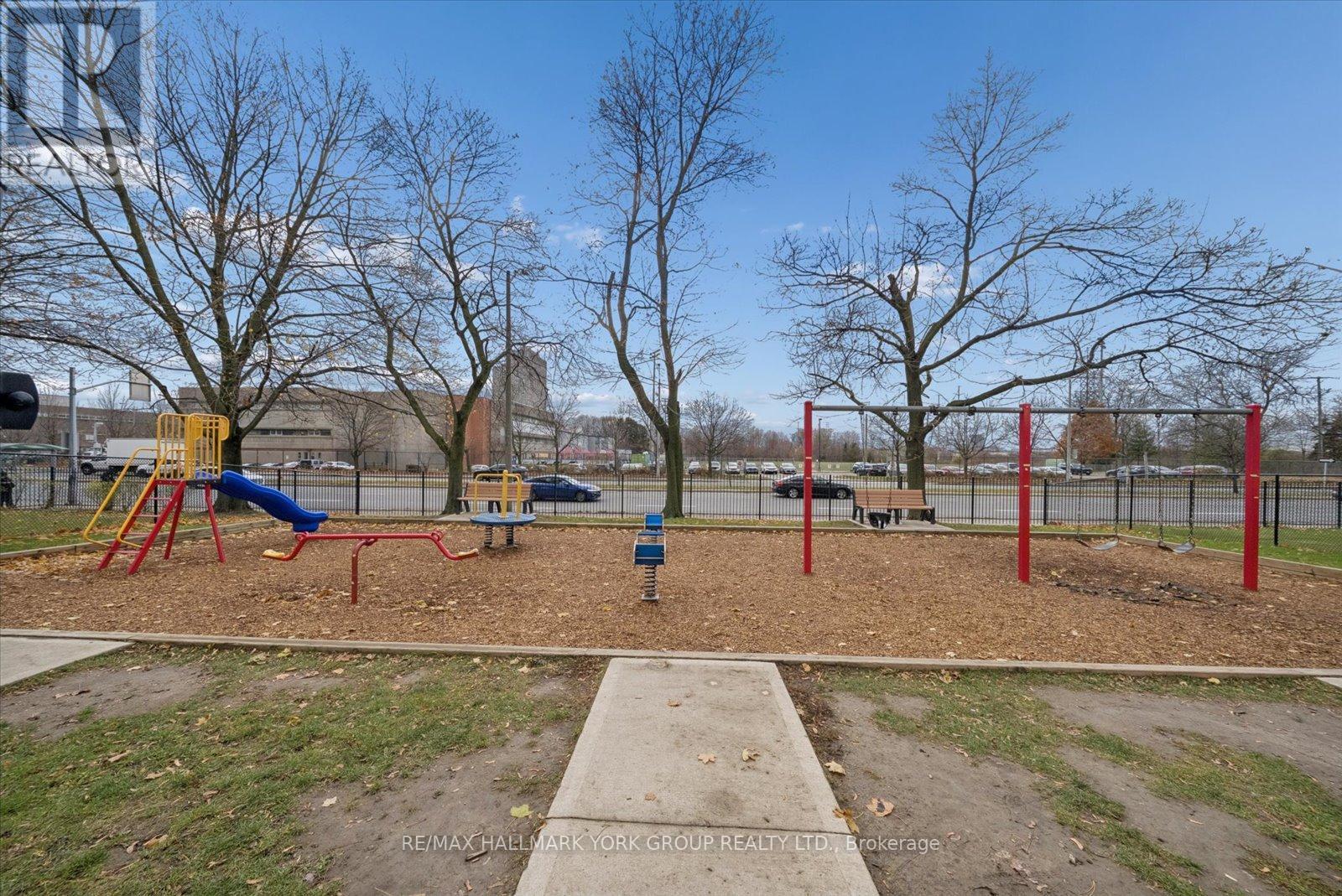 103 - 715 Don Mills Road, Toronto, ON - Outdoor