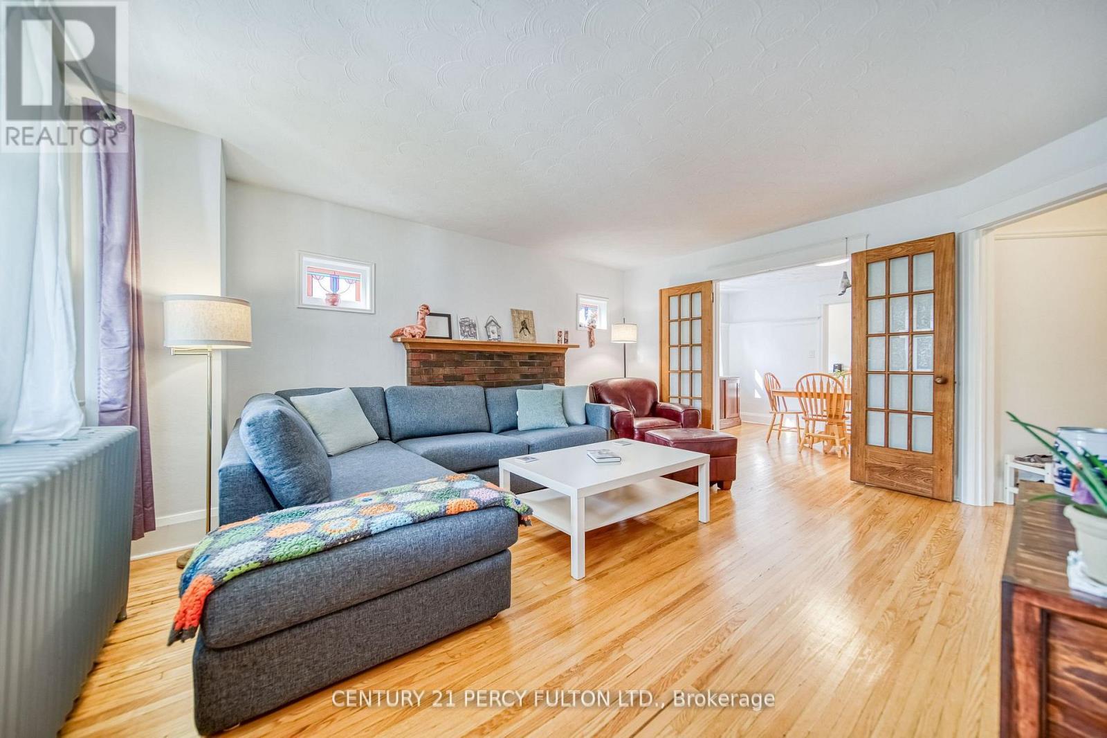 48-50 Scarboro Beach Boulevard, Toronto, ON - Indoor Photo Showing Living Room