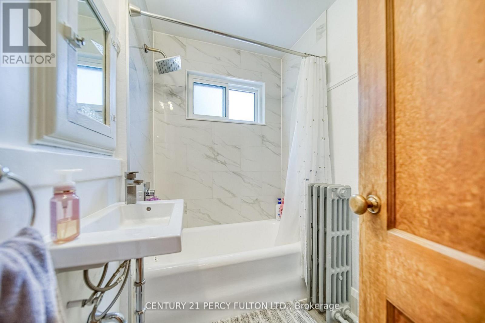 48-50 Scarboro Beach Boulevard, Toronto, ON - Indoor Photo Showing Bathroom