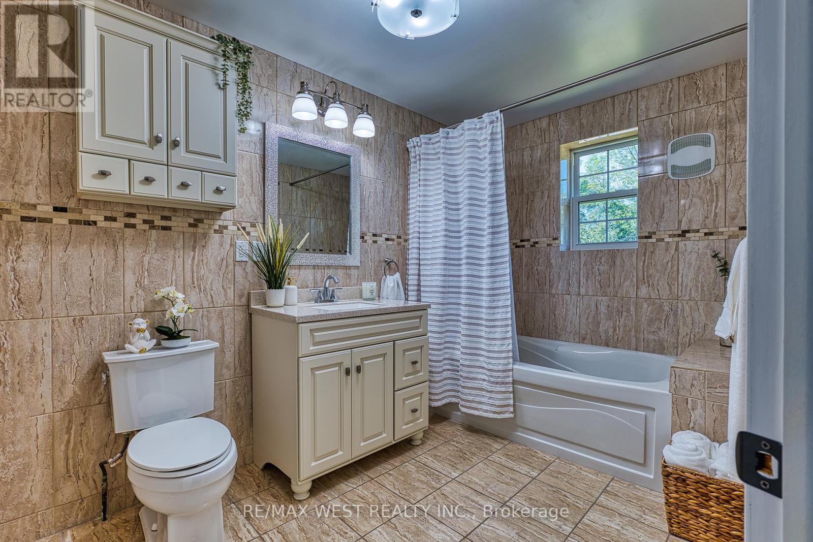 305234 South Line A, Grey Highlands, ON