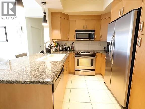 7343 Okanagan Landing Road Unit# 2204, Vernon, BC - Indoor Photo Showing Kitchen