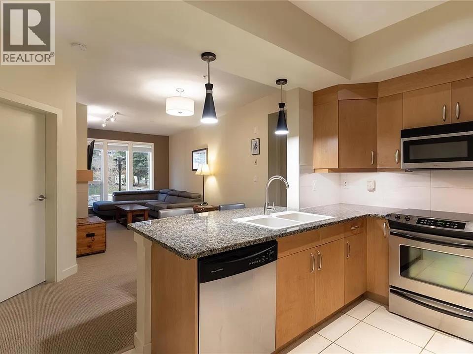 7343 Okanagan Landing Road Unit# 2204, Vernon, BC - Indoor Photo Showing Kitchen With Double Sink
