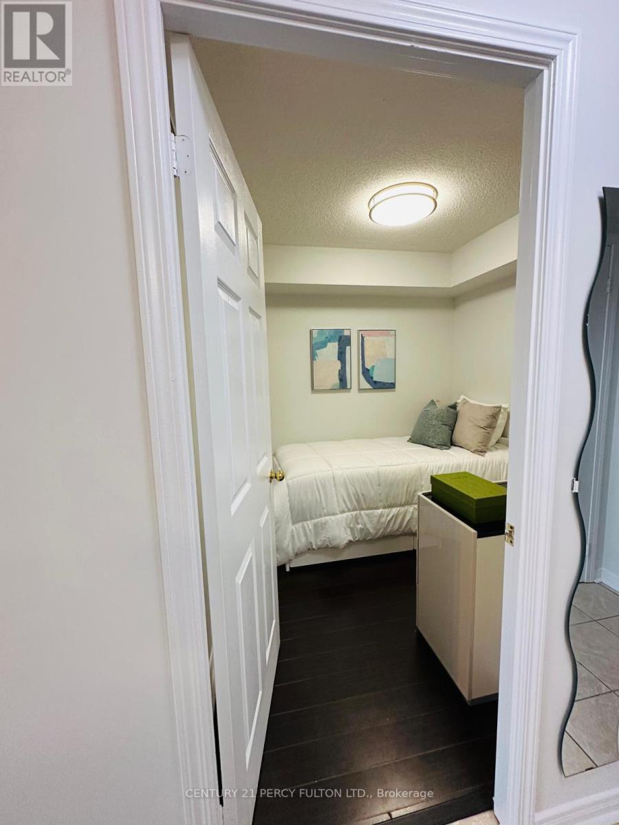 Lph12 - 39 Oneida Crescent, Richmond Hill, ON - Indoor Photo Showing Bedroom