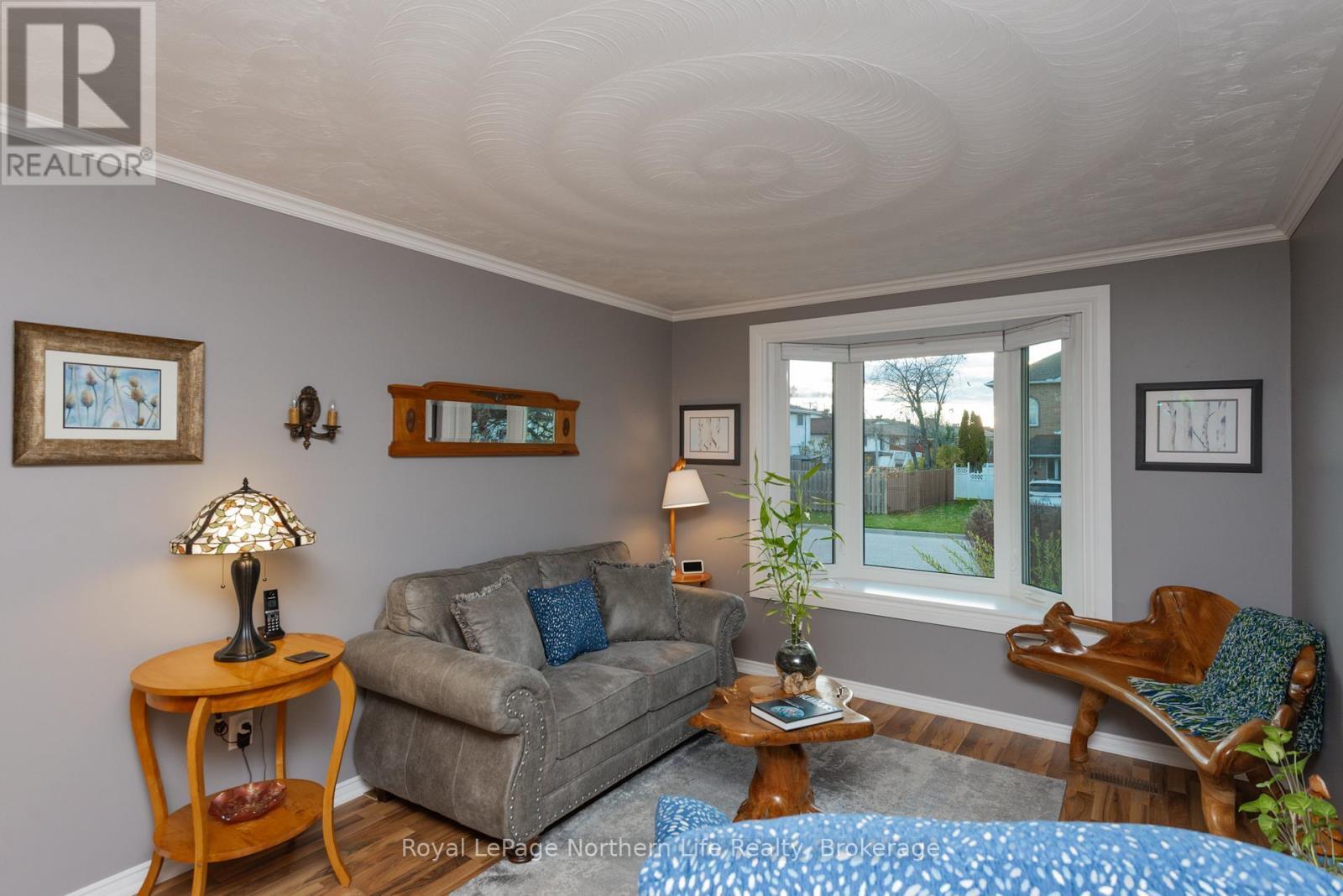42 Balmoral Crescent, North Bay (Ferris), ON - Indoor Photo Showing Living Room