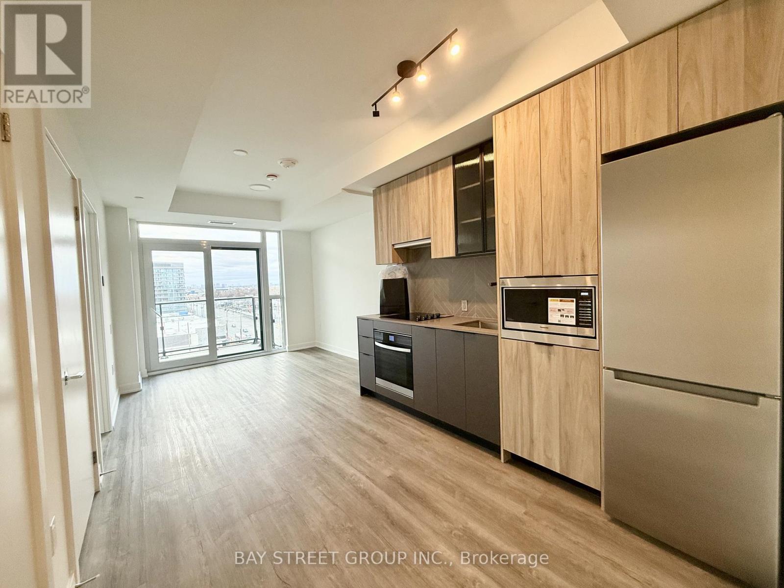 713 - 1037 The Queensway, Toronto, ON - Indoor Photo Showing Kitchen