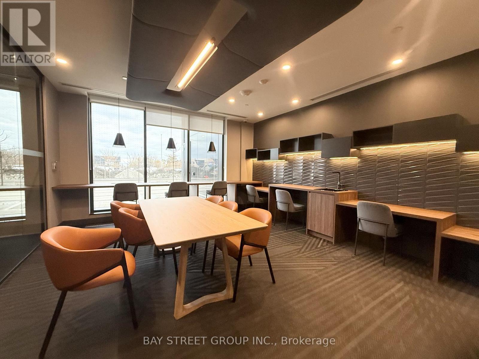 713 - 1037 The Queensway, Toronto, ON - Indoor Photo Showing Other Room