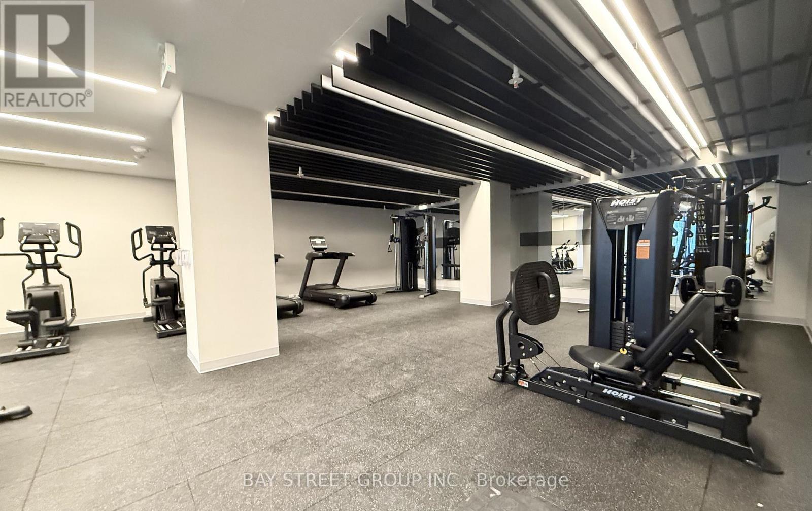 713 - 1037 The Queensway, Toronto, ON - Indoor Photo Showing Gym Room