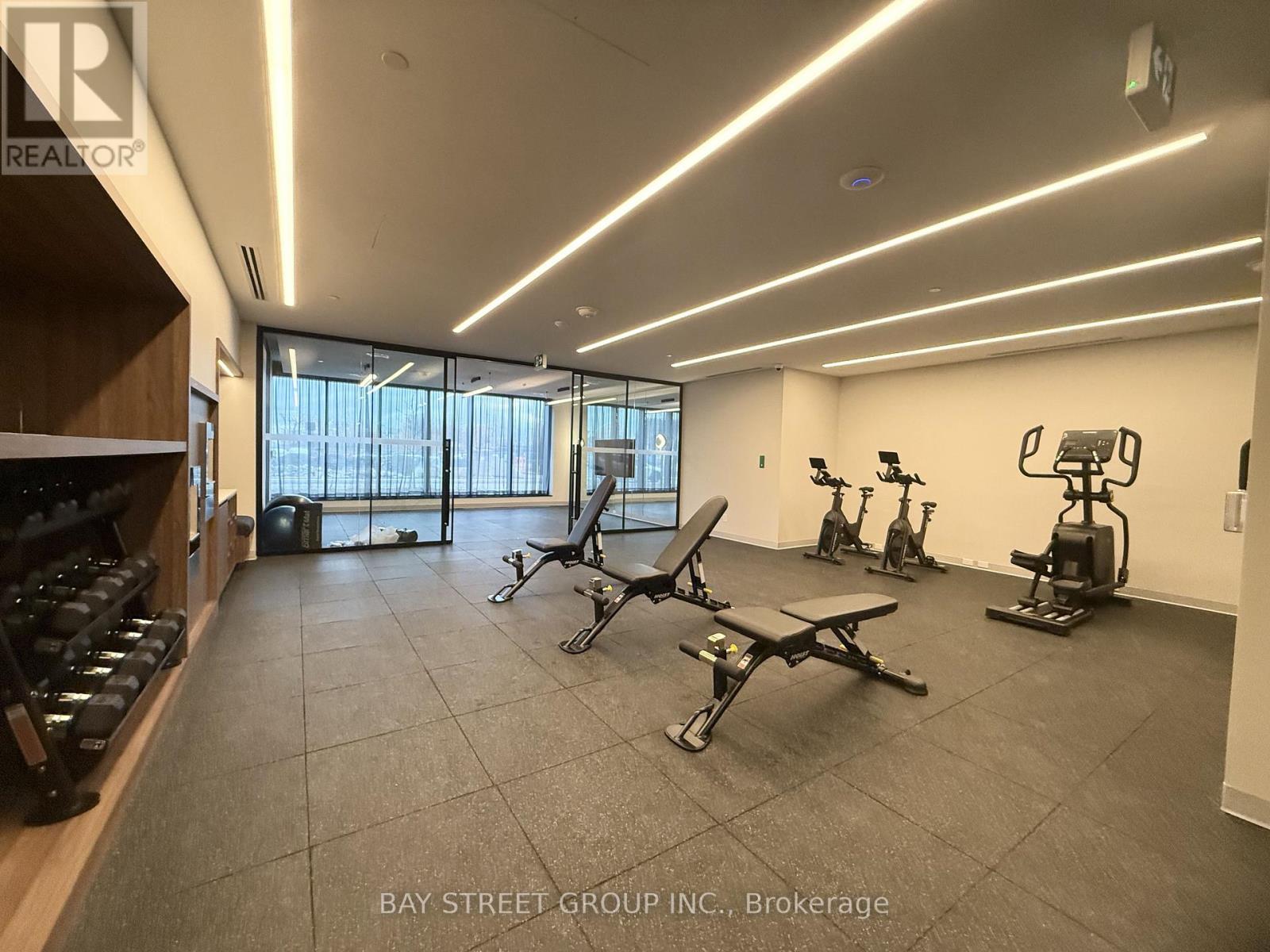 713 - 1037 The Queensway, Toronto, ON - Indoor Photo Showing Gym Room