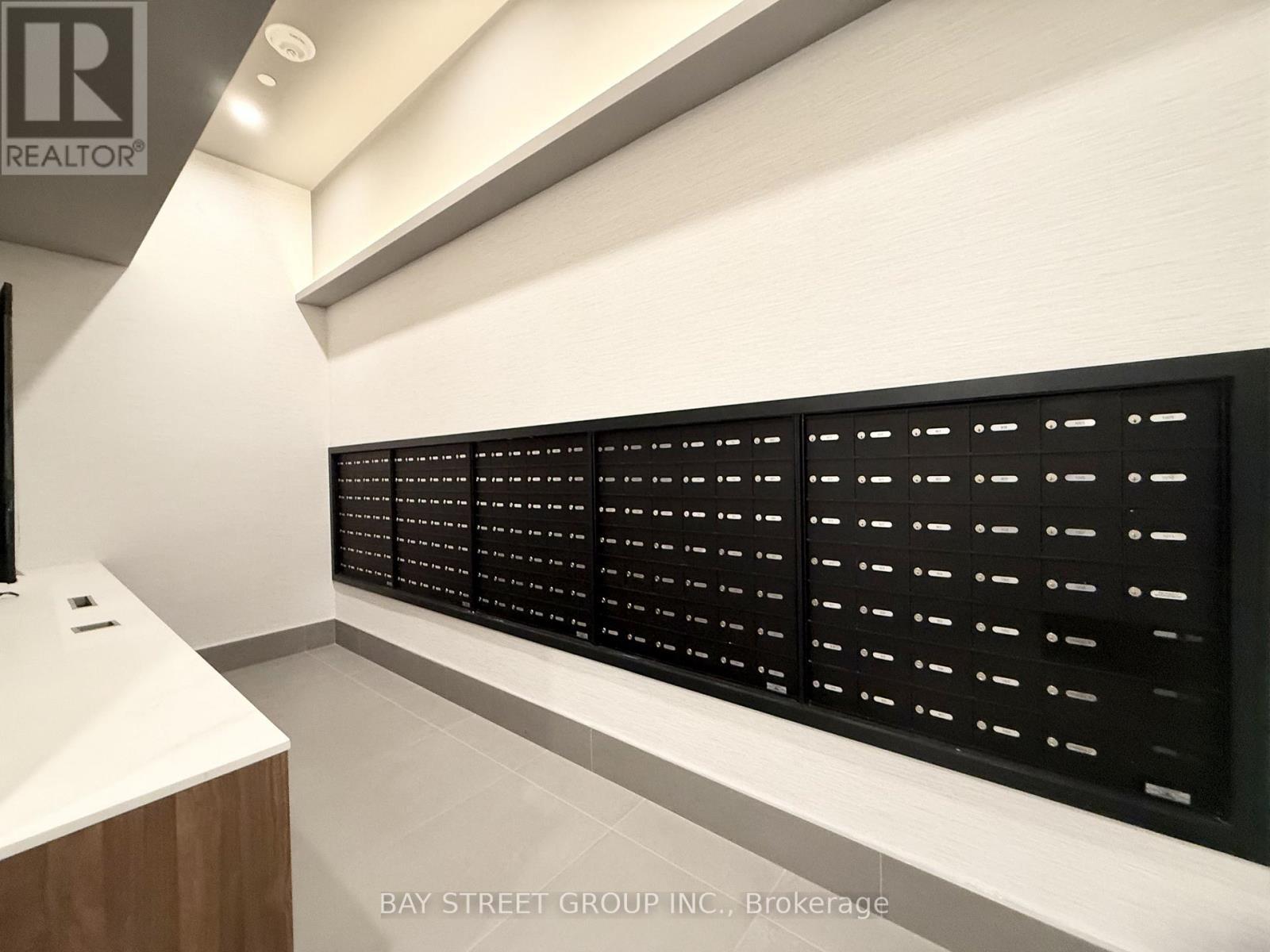 713 - 1037 The Queensway, Toronto, ON - Photo Showing Other Room