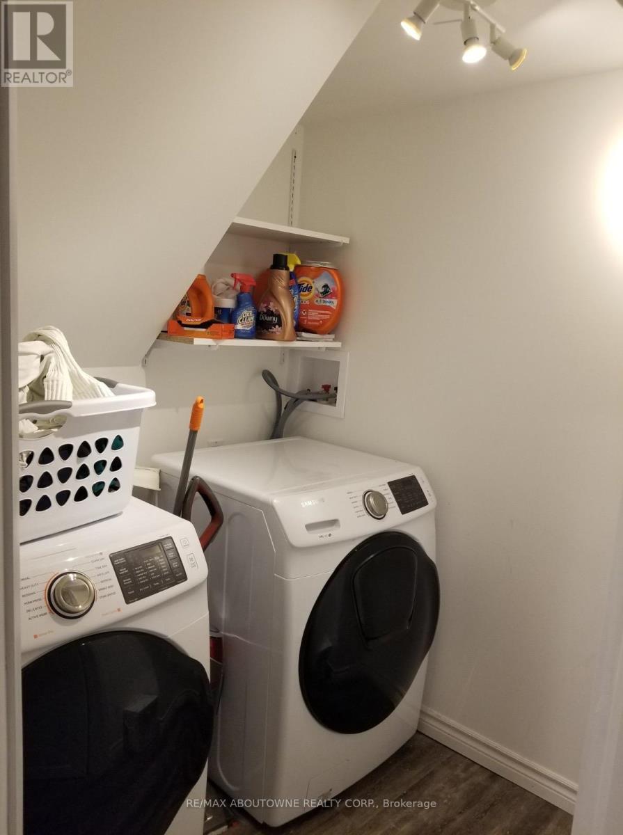 Main - 1601 Sandgate Crescent, Mississauga, ON - Indoor Photo Showing Laundry Room