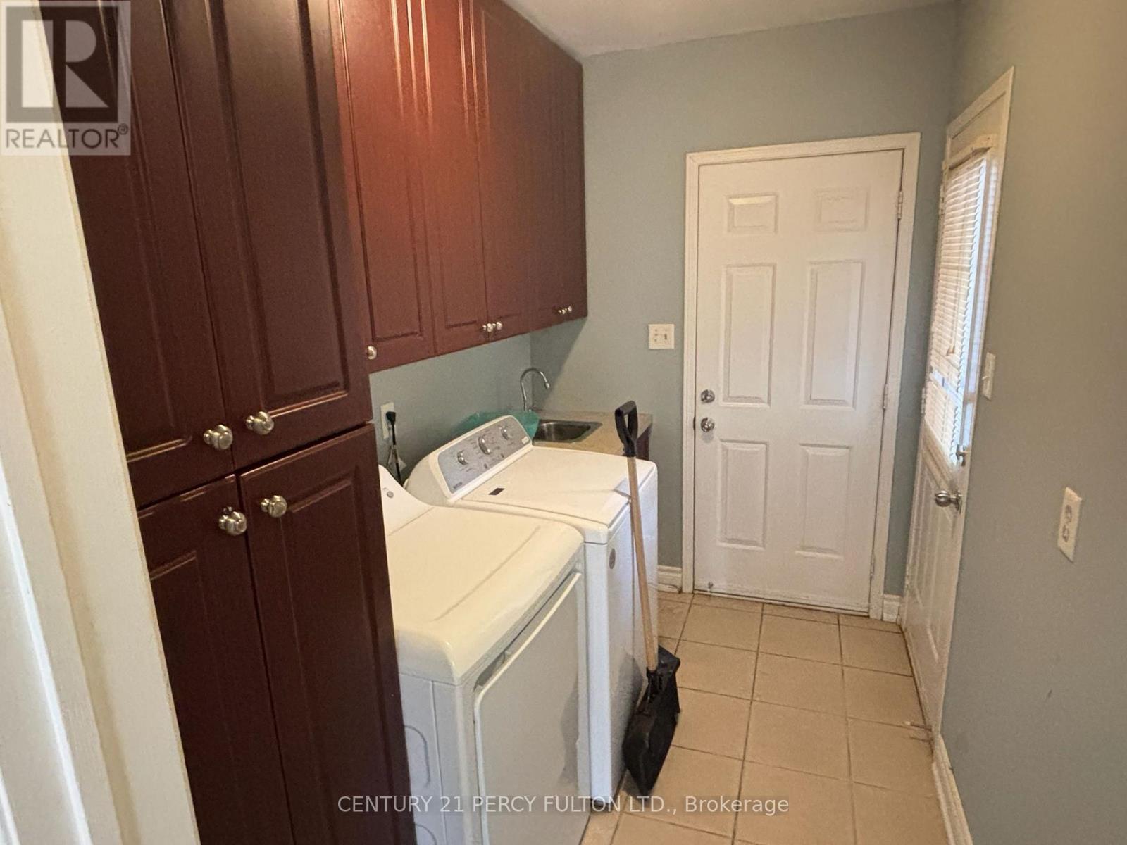 31 Williamson Drive W, Ajax, ON - Indoor Photo Showing Laundry Room