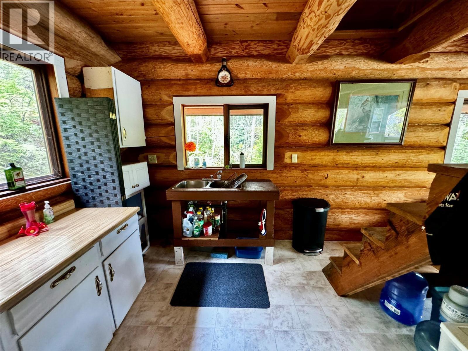 Lot 9 Pete Martin Bay, Sicamous, BC - Indoor