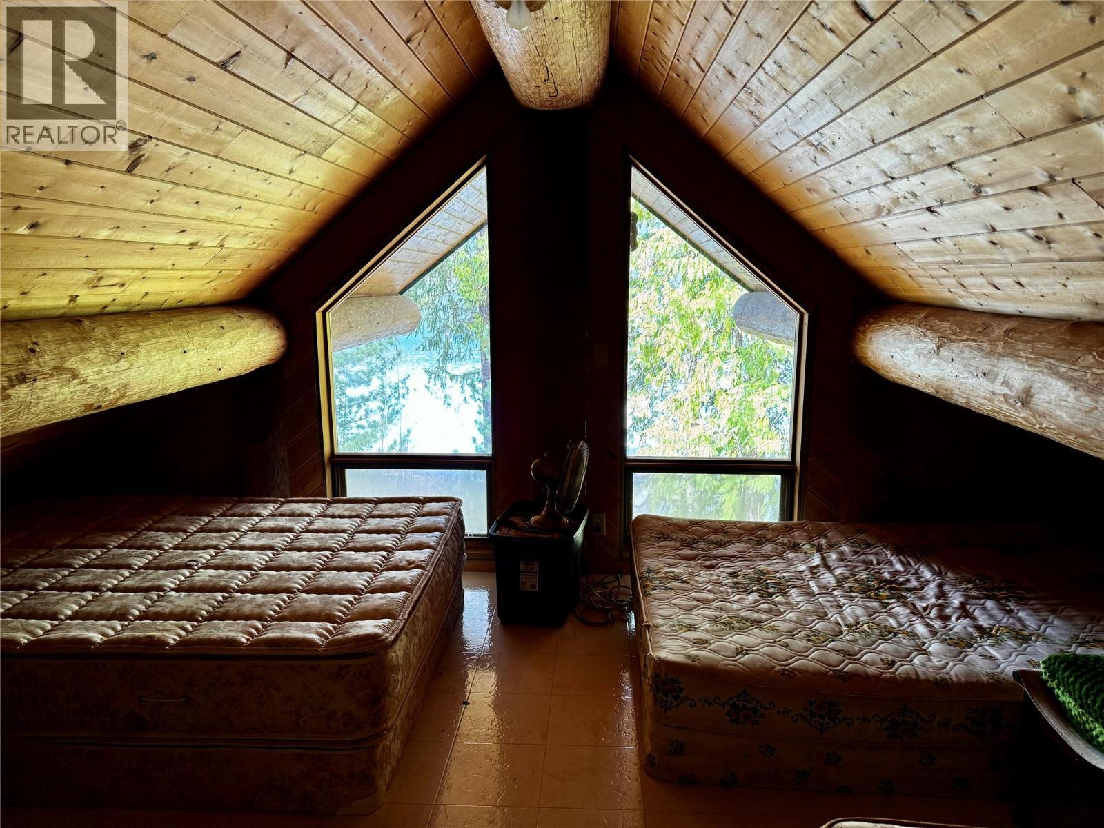 Loft - Lot 9 Pete Martin Bay, Sicamous, BC - Indoor Photo Showing Other Room