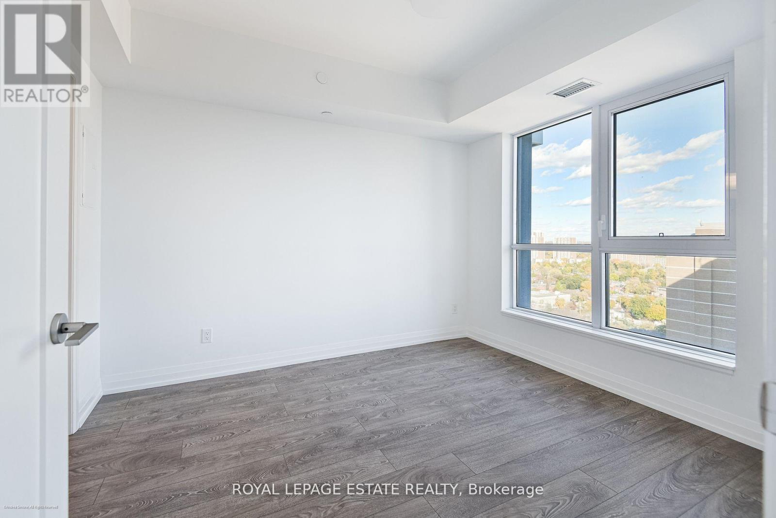 2206 - 286 Main Street, Toronto, ON - Indoor Photo Showing Other Room