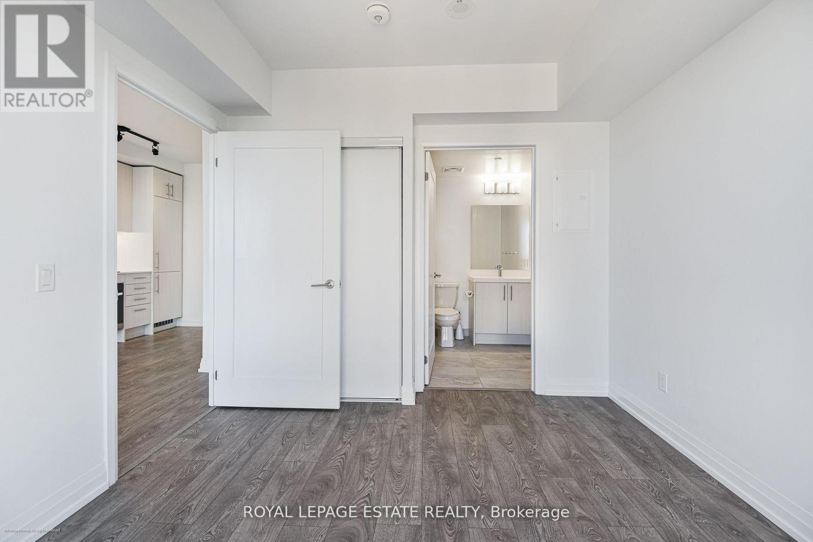 2206 - 286 Main Street, Toronto, ON - Indoor Photo Showing Other Room