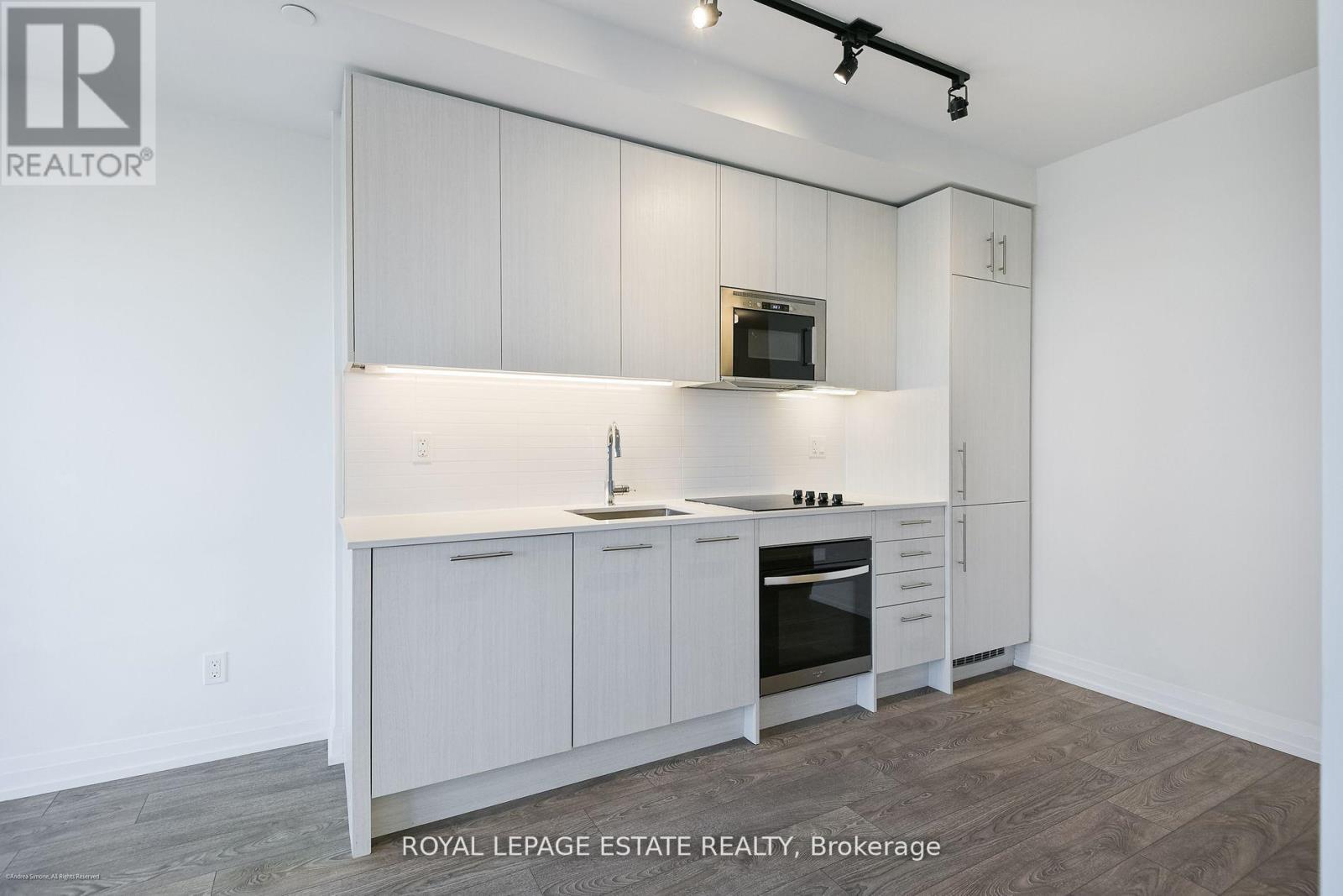 2206 - 286 Main Street, Toronto, ON - Indoor Photo Showing Kitchen