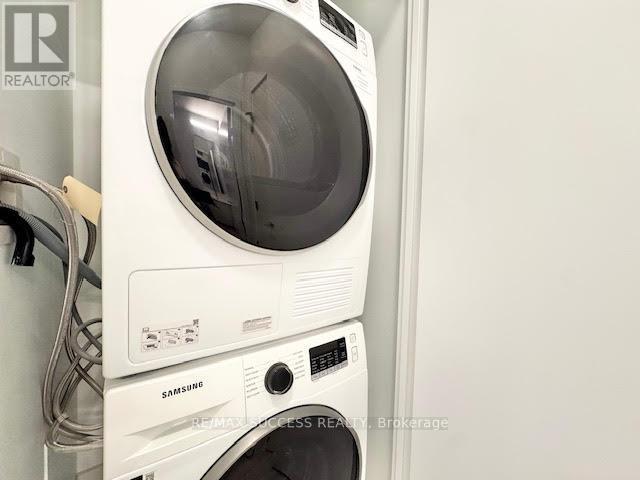 213 - 15 Richardson Street, Toronto, ON - Indoor Photo Showing Laundry Room