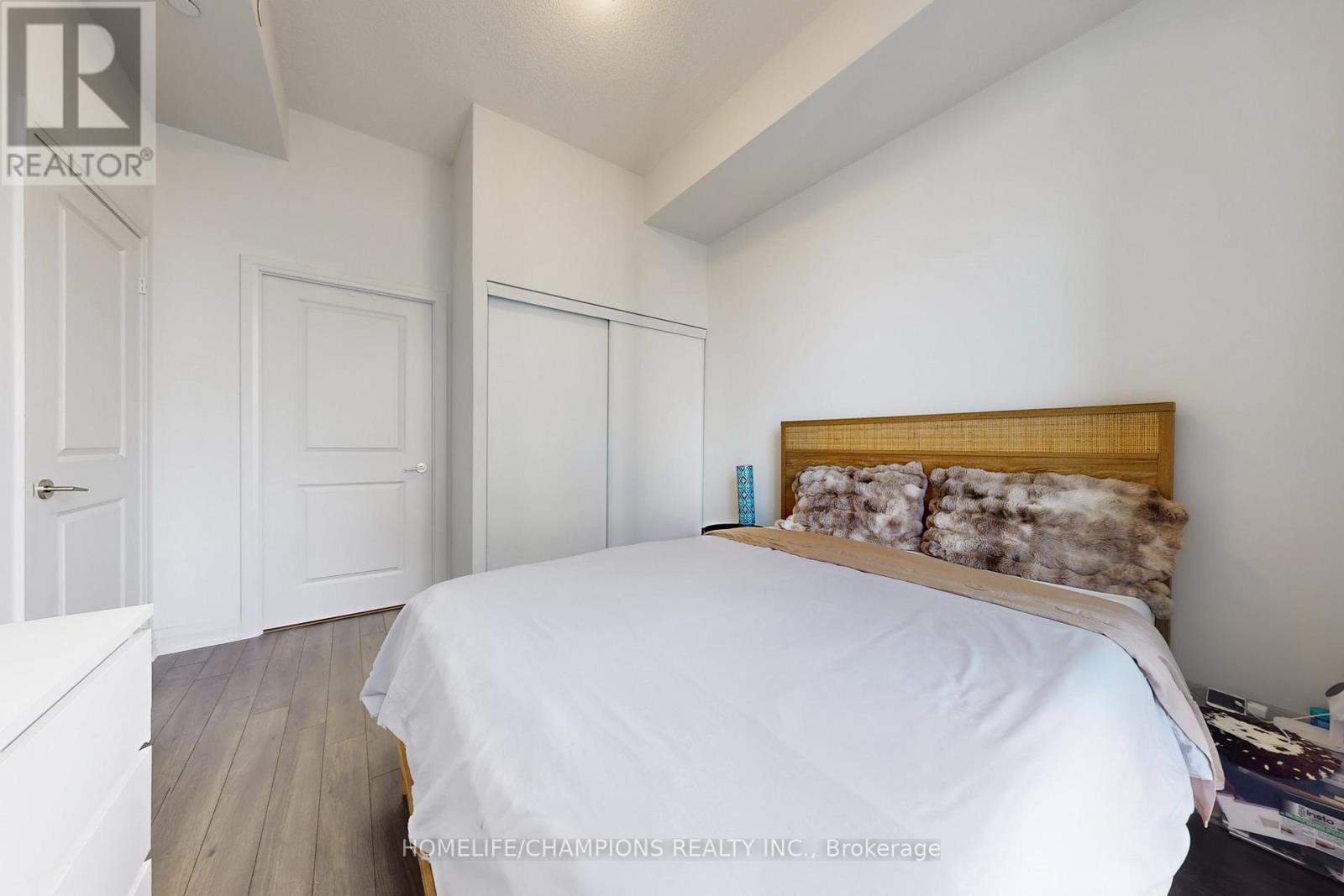 2710 - 20 Meadowglen Place, Toronto, ON - Indoor Photo Showing Bedroom
