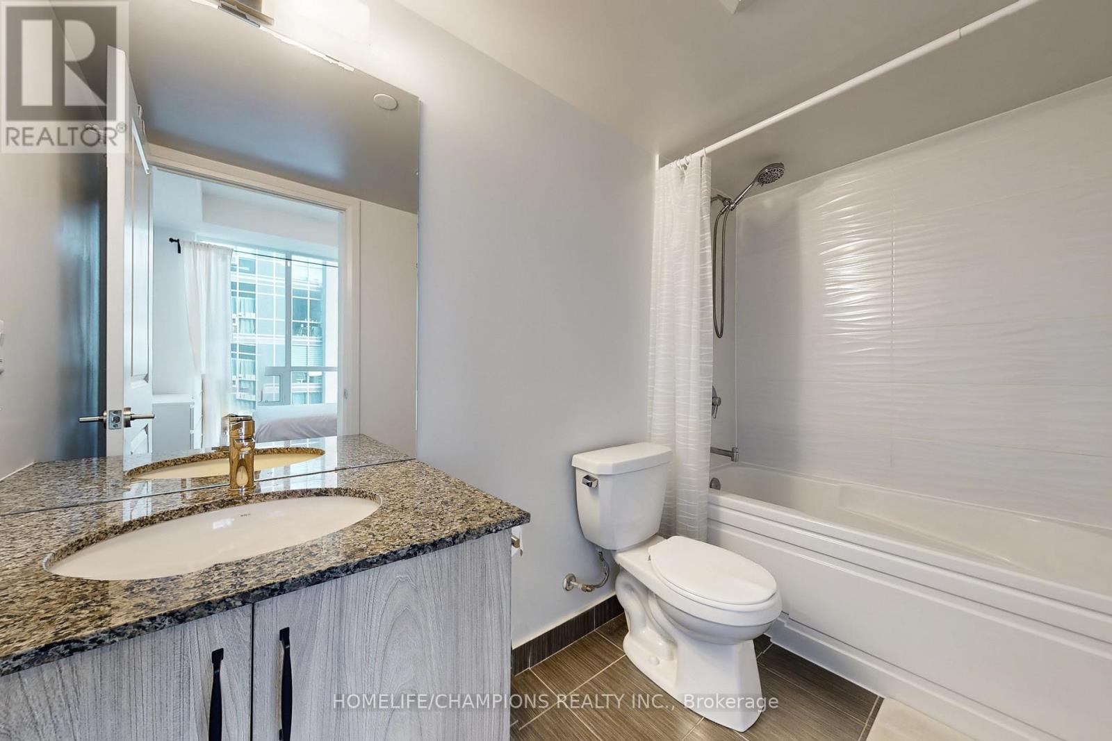2710 - 20 Meadowglen Place, Toronto, ON - Indoor Photo Showing Bathroom