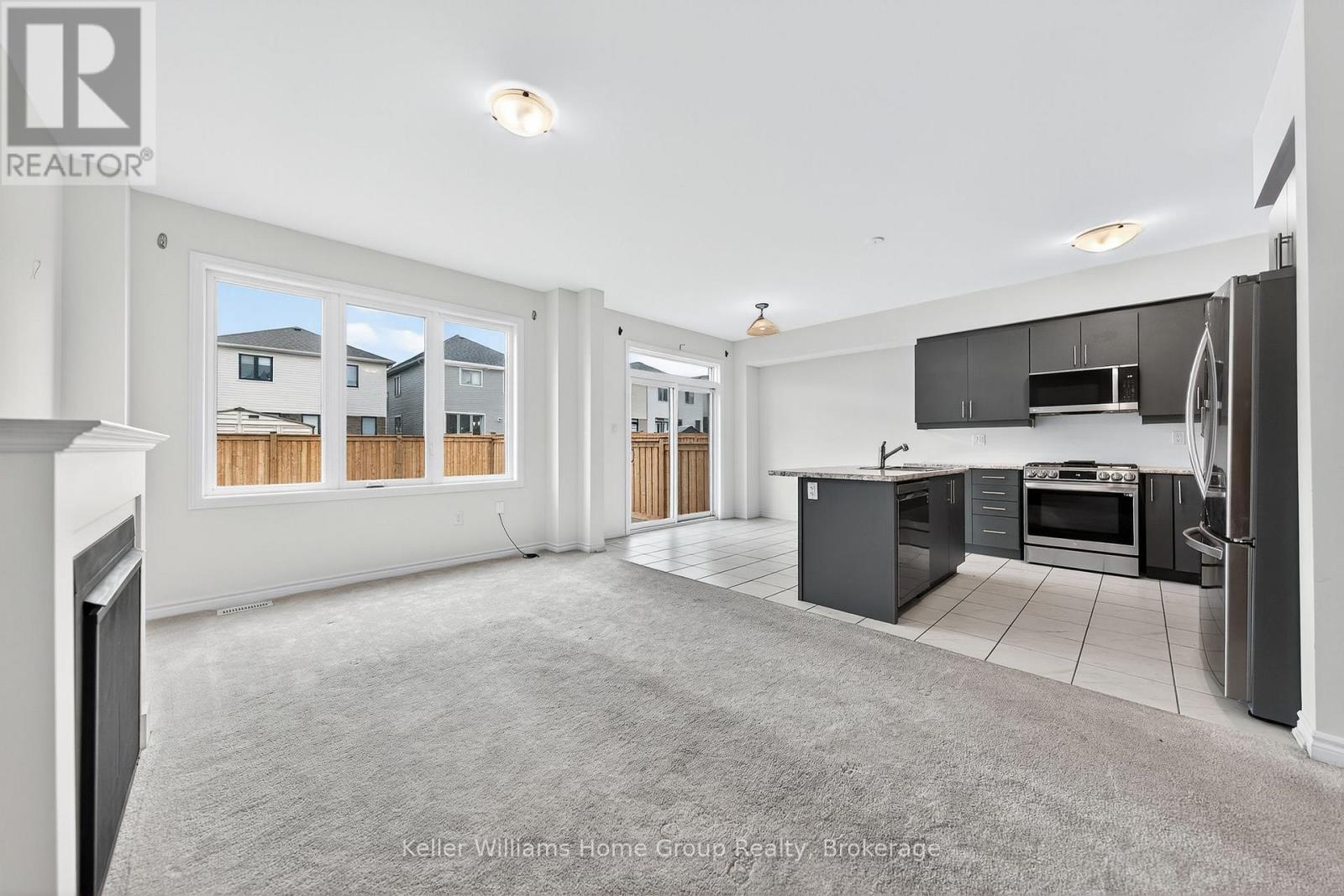 27 Harpin Way W, Centre Wellington (Fergus), ON - Indoor Photo Showing Kitchen