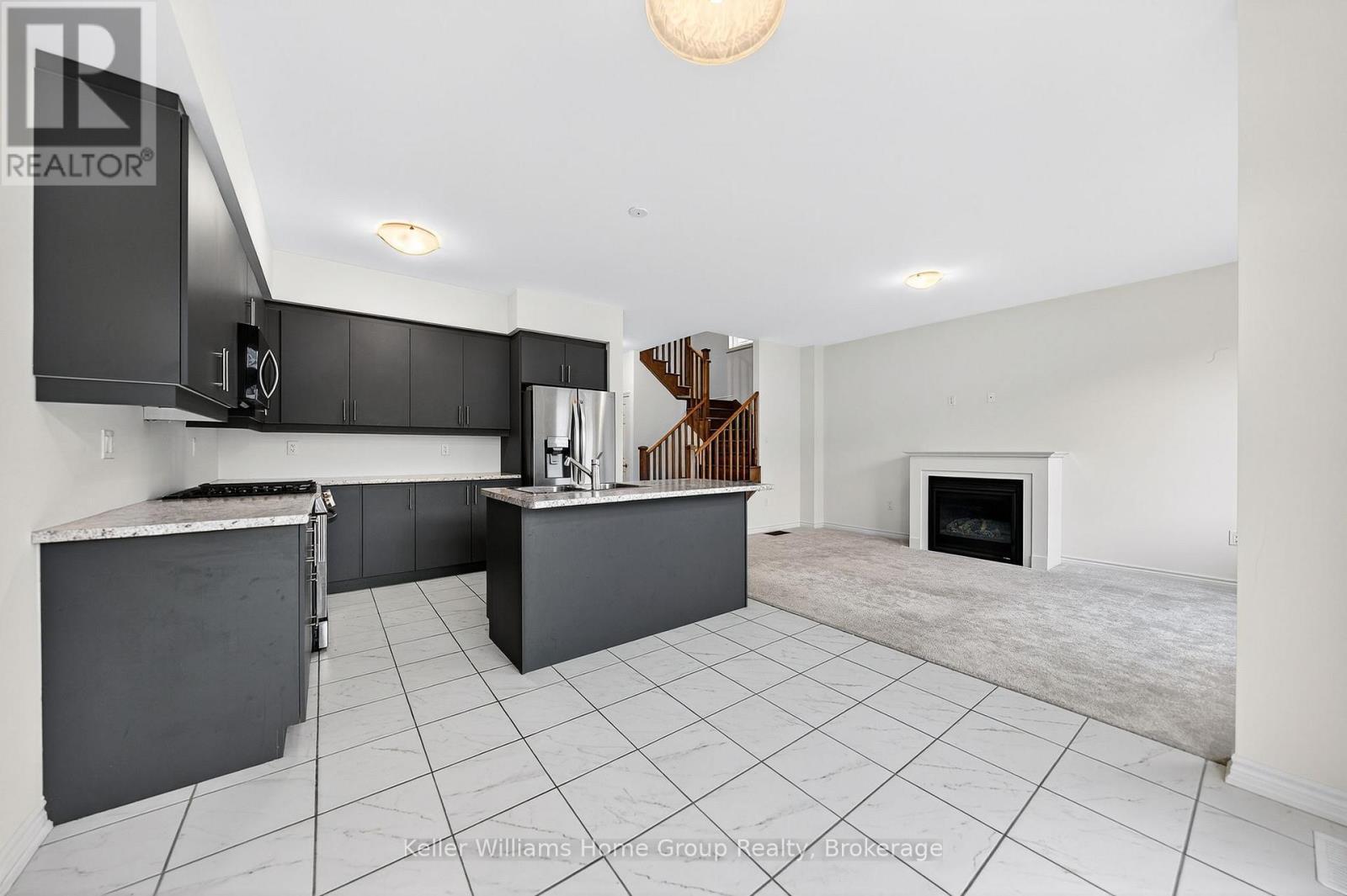 27 Harpin Way W, Centre Wellington (Fergus), ON - Indoor Photo Showing Kitchen