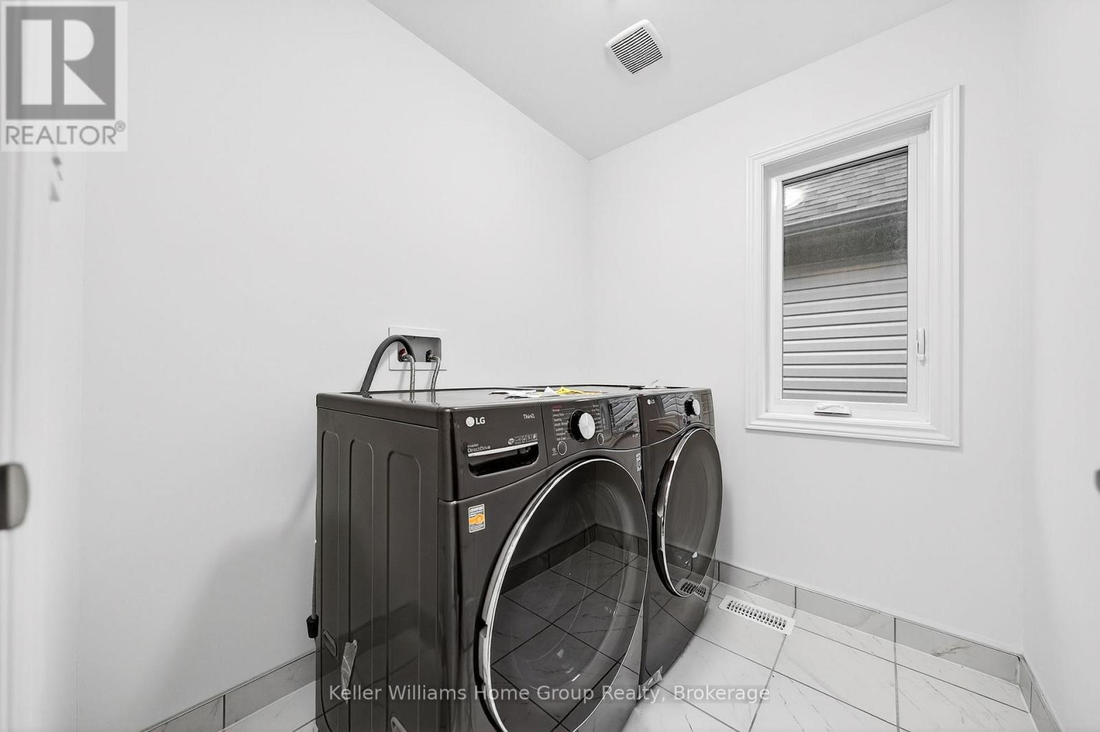 27 Harpin Way W, Centre Wellington (Fergus), ON - Indoor Photo Showing Laundry Room