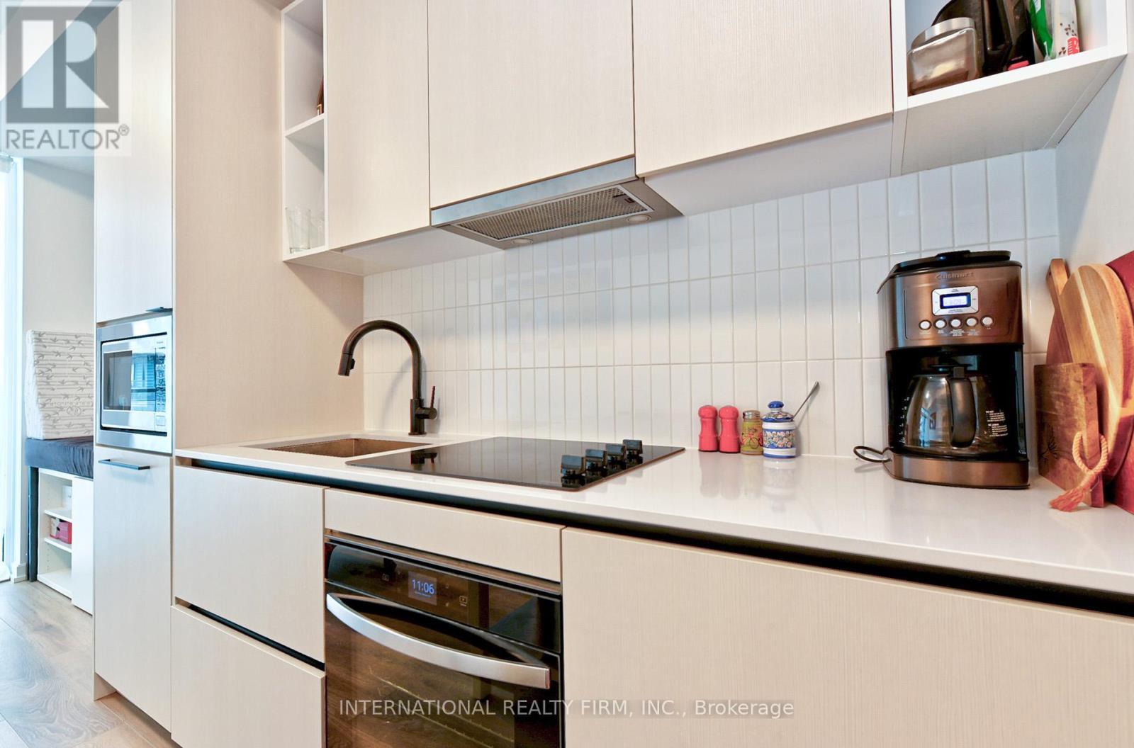 1308 - 10 Graphophone Grove, Toronto, ON - Indoor Photo Showing Kitchen With Double Sink