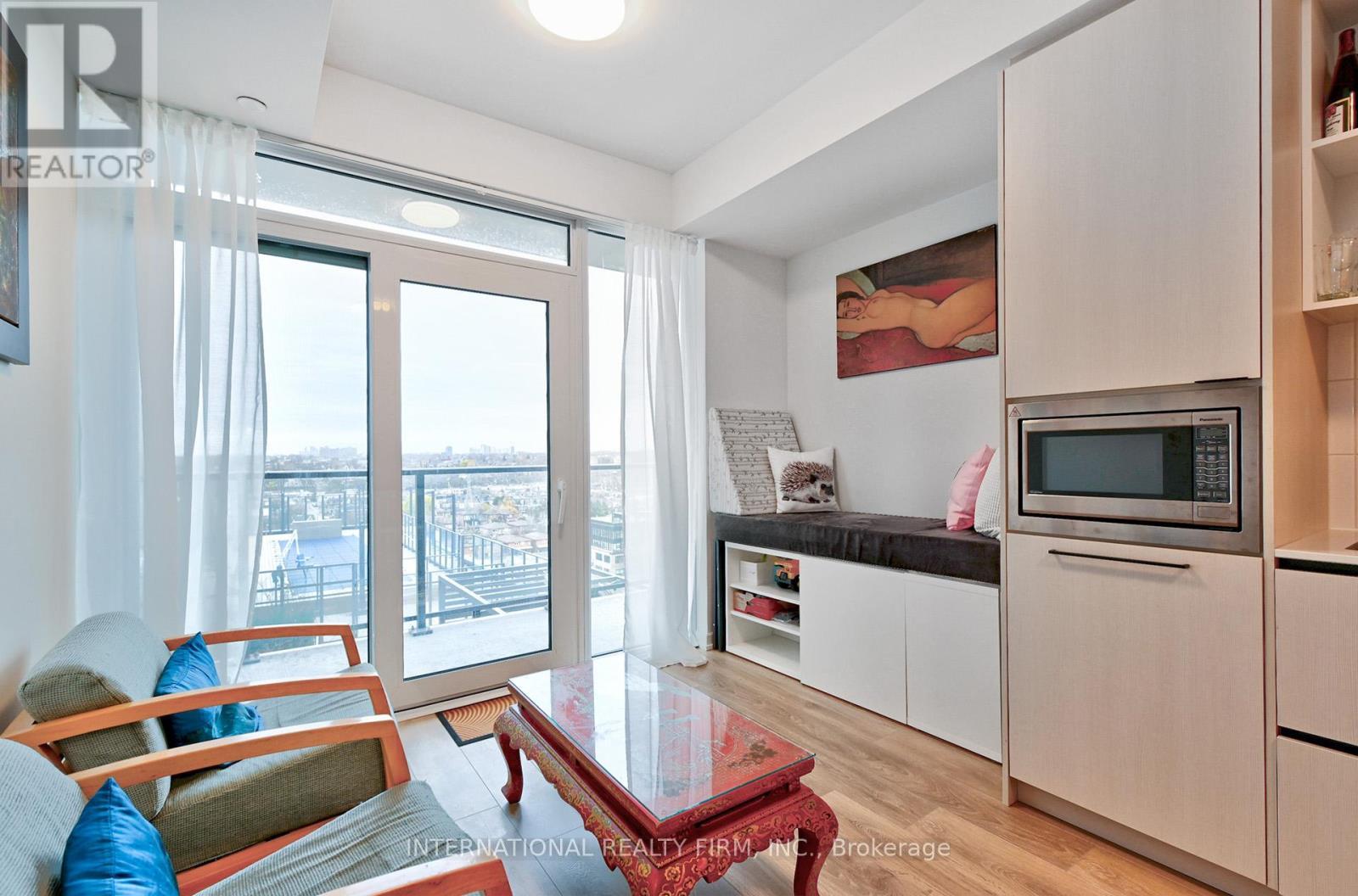 1308 - 10 Graphophone Grove, Toronto, ON - Indoor