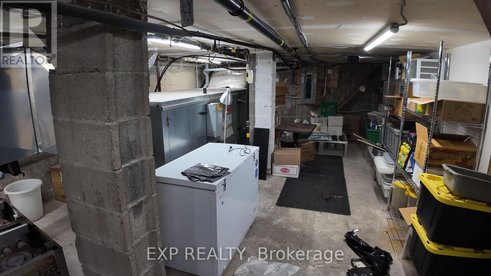 59 Lakeshore Road E, Mississauga, ON