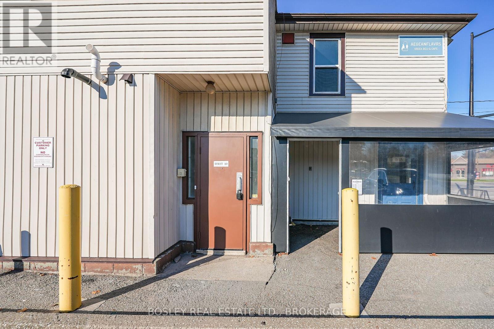 commercial intersection with at-your-door services - Unit 10 - 242 Mary Street, Niagara-On-The-Lake (Town), ON