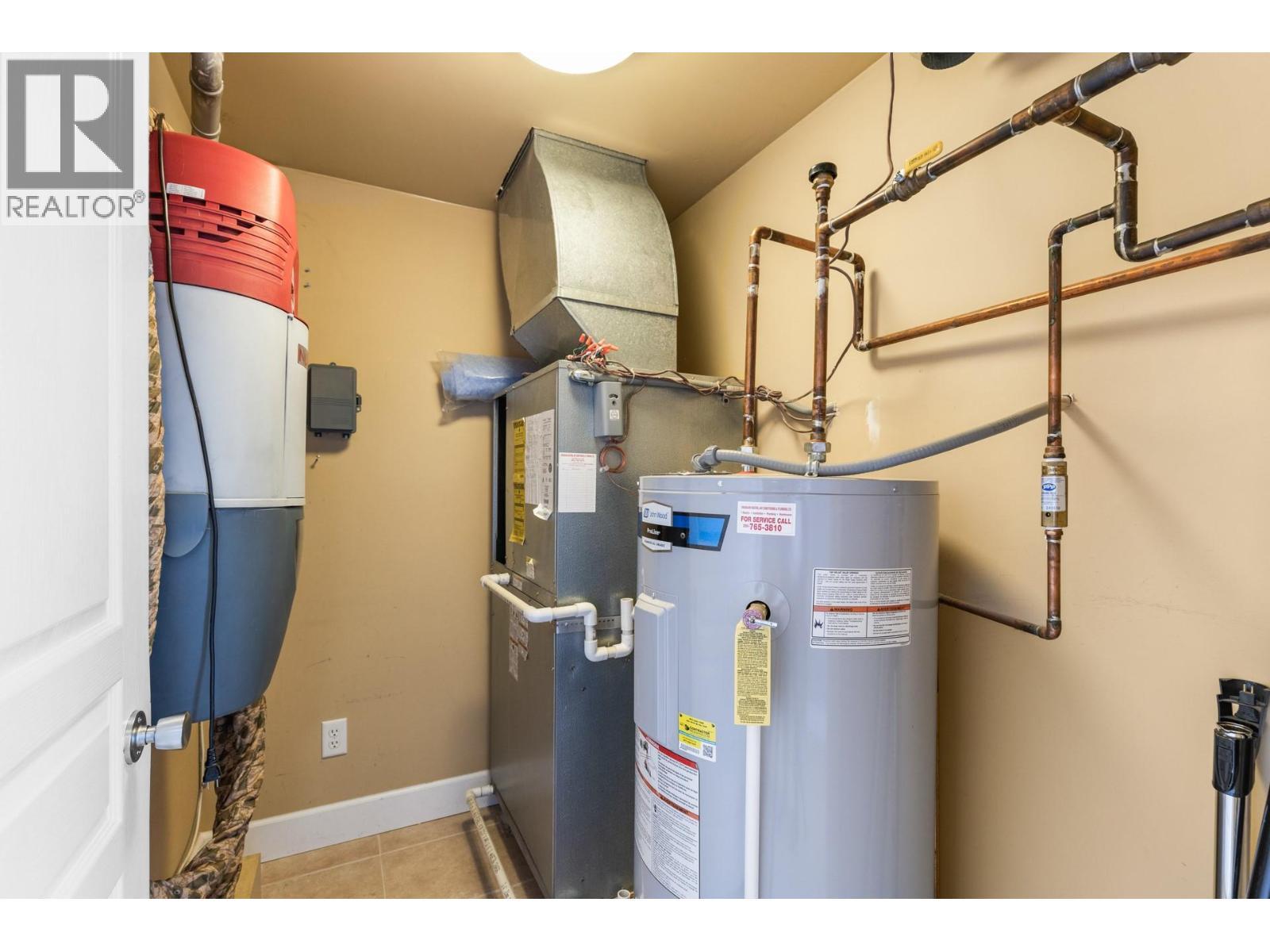 3996 Beach Avenue Unit# 335, Peachland, BC - Indoor Photo Showing Basement