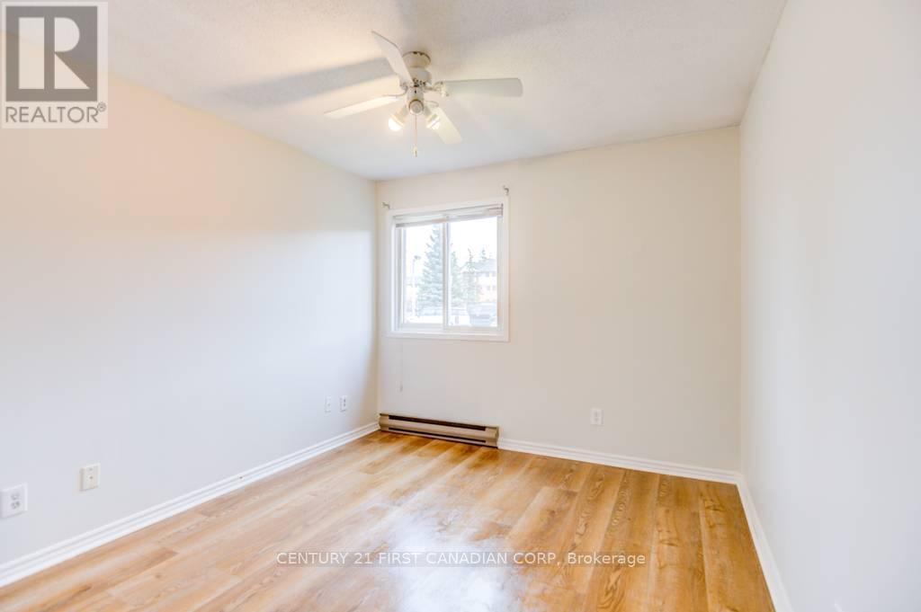 117 - 148 Conway Drive, London South (South X), ON - Indoor Photo Showing Other Room