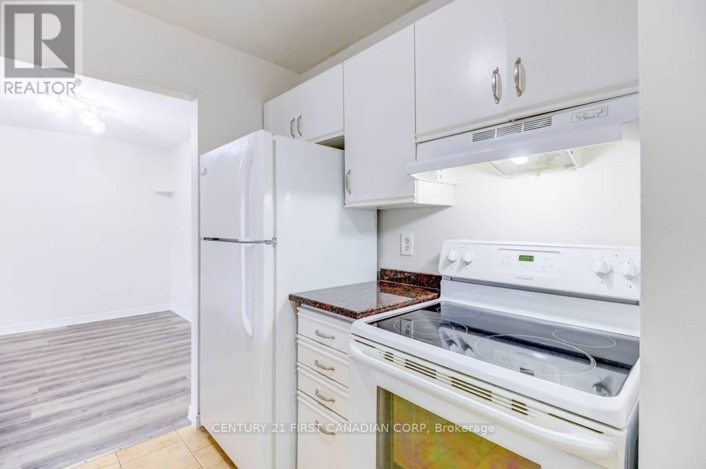117 - 148 Conway Drive, London South (South X), ON - Indoor Photo Showing Kitchen