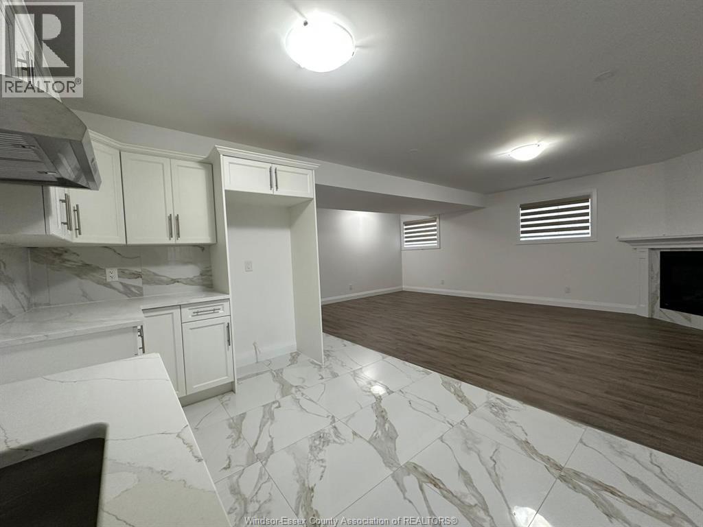 2470 Roxborough Boulevard, Windsor, ON - Indoor Photo Showing Other Room
