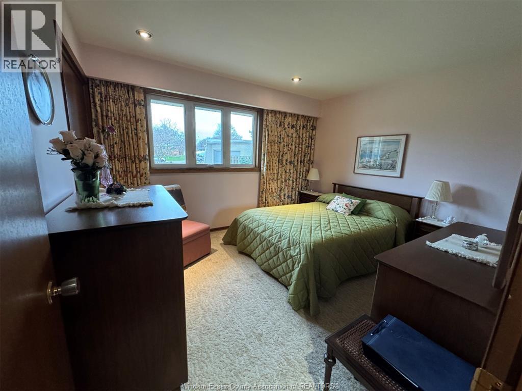 1239 Oxford & Lot 13 Oxford Avenue, Kingsville, ON - Indoor Photo Showing Bedroom