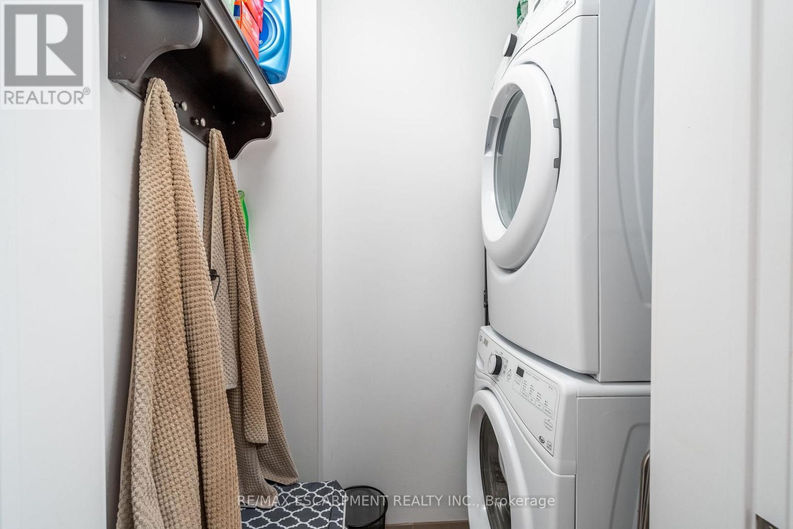 313 - 35 Southshore Crescent, Hamilton, ON - Indoor Photo Showing Laundry Room