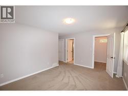 Primary has a walk in closet and an en-suite -