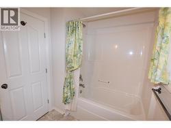 main bath is a full 4 piece -