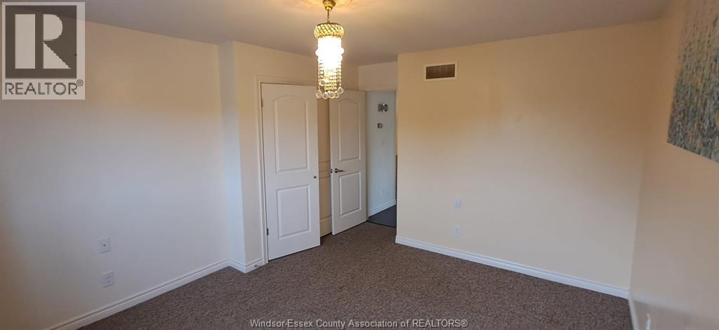 3198 Seville Ave, Windsor, ON - Indoor Photo Showing Other Room