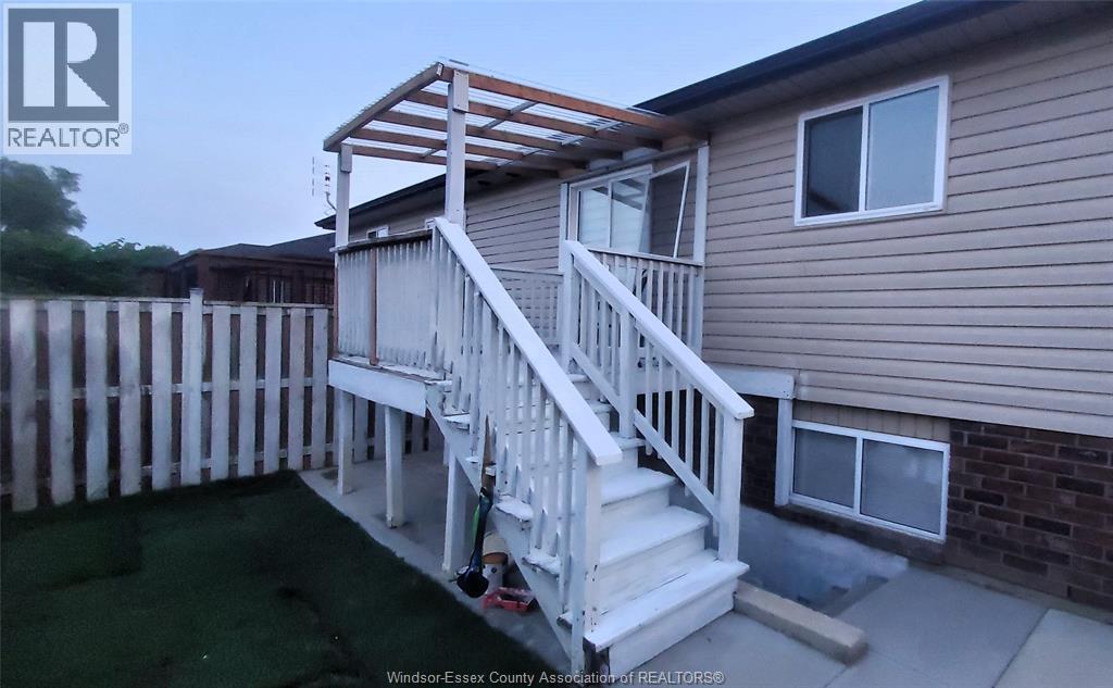 3198 Seville Ave, Windsor, ON - Outdoor With Exterior